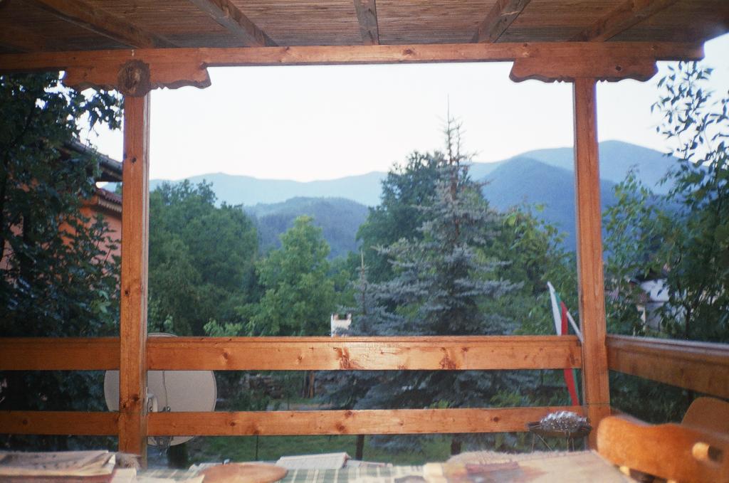 Villa Lilia Apriltsi  Buitenkant foto