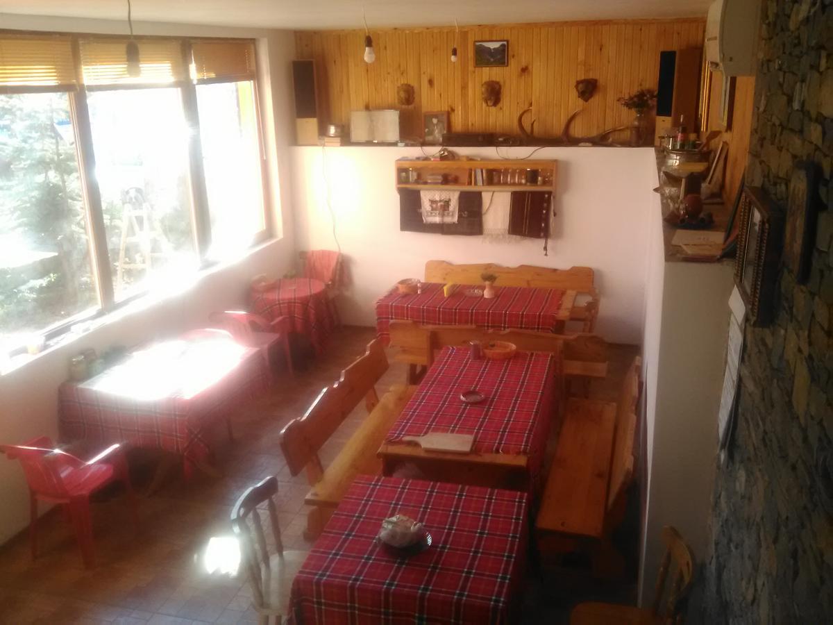 Villa Lilia Apriltsi  Buitenkant foto